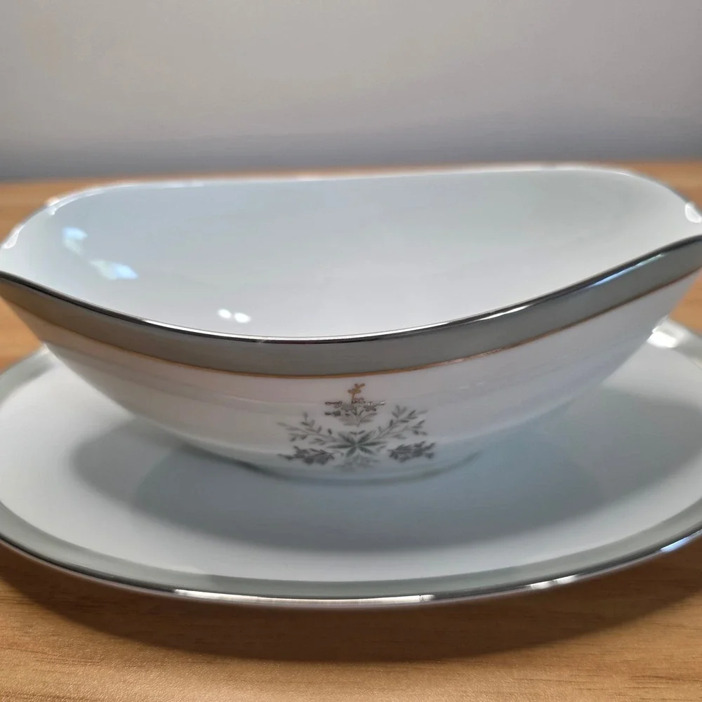 Vintage Noritake Lucille Gravy Boat with Attached‎ Underplate 5813 Made in Japan